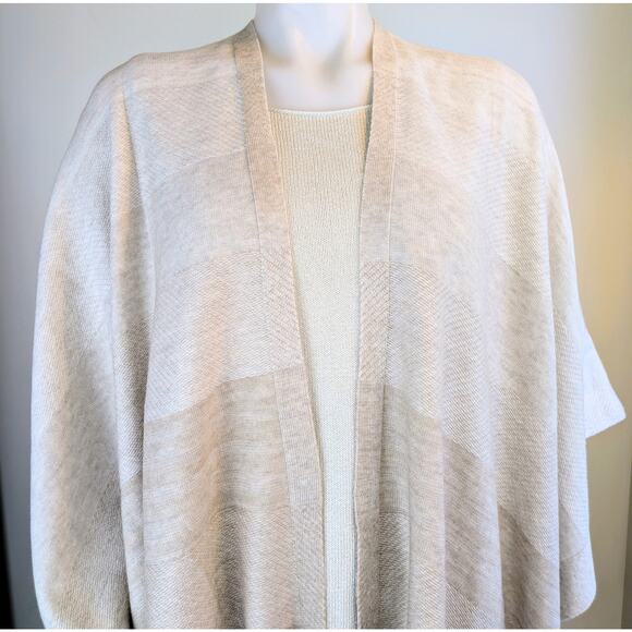 White House Black Market Cape Shawl Wrap OS Beige Cream Stripe Layering Neutral - Picture 4 of 11